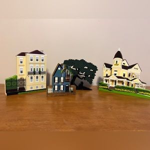Sheila’s Shelf Sitters, Charleston, NY, Tree